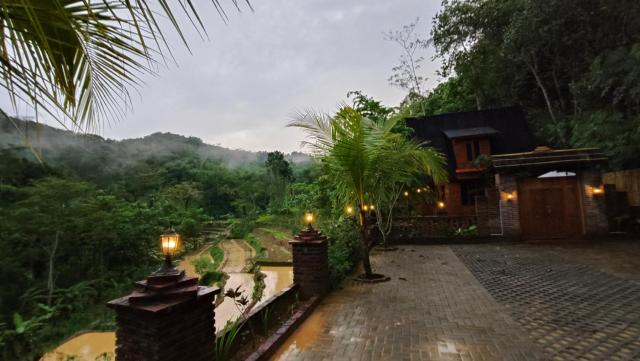 Villa Hening Senja Borobudur