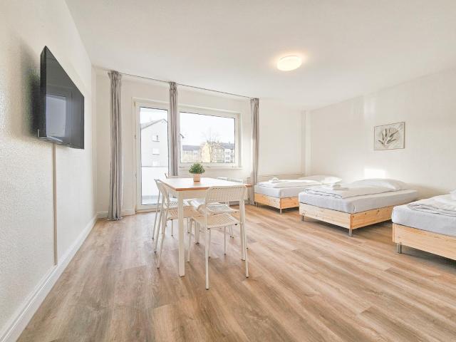 RAJ Living - 2 Zimmer Wohnungen mit Balkon - 25 Min zur Messe DUS