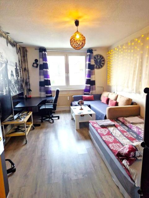 Cozy trendy spacious room in green area 12 min. near to the center Alexanderplatz