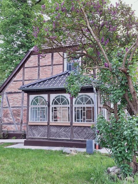 Historisches Altes Gutshaus in Breetz am Fluss