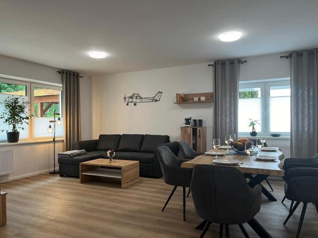 FeWo Cessna, elegante Wohnung, 2 Schlafzimmer, überdachte Terrasse