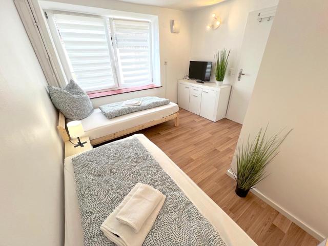 II Apartment 6 Personen - Monteurzimmer - Ferienwohnung - Großköllnbach