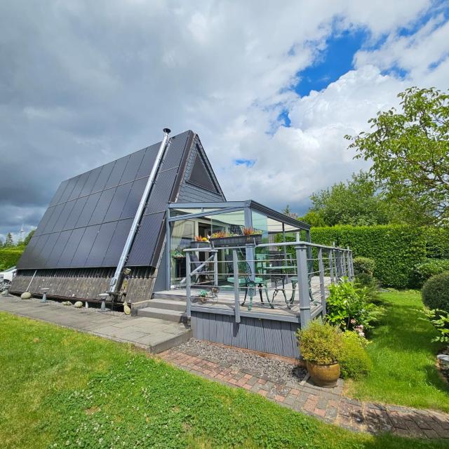 Wohlfühloase in der Eifel mit Weitblick in die Natur, Seenähe, Poolnutzung, Minigolf, Tennis und vieles mehr