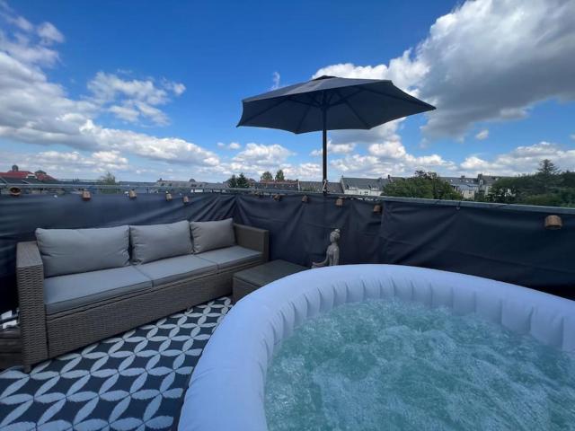 Pretty Home Rooftop Jacuzzi