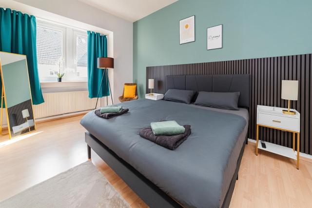 Perfect for 5 Guests! Balcony, Parking, Netflix, Kitchen in Essen