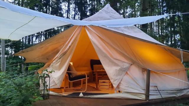 Abenteuer Glamping im 5 m Zelt