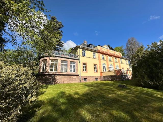 Panorama Penthouse in wunderschöner Villa