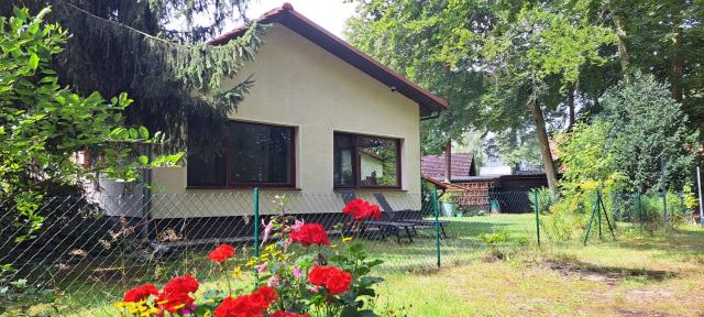 Ferienwohnung Am See mit kleinem Boot und 3er Kajak und 2 SUP