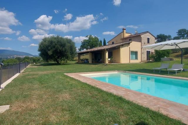 IL CASALE DEGLI ULIVI- Splendido casale panoramico con piscina a 30 min da Roma GRA