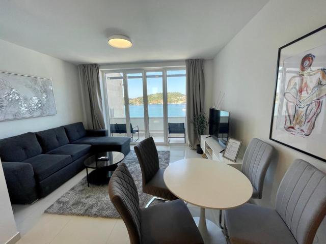 M Apartment 6- SeaView+Parking