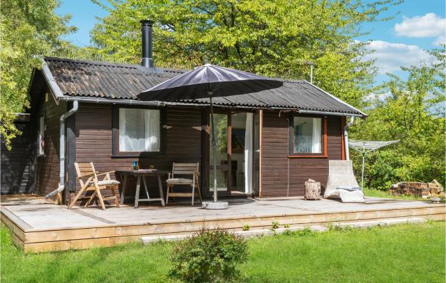 Stunning Home In Askø With Kitchen