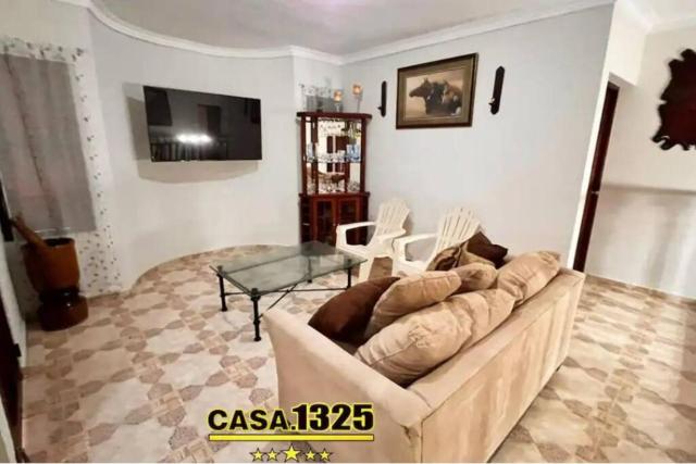 Casa 1325 Bani