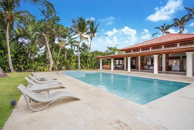 Gorgeous villa at Casa de Campo - with large pool, cook, maid and 2 golf carts