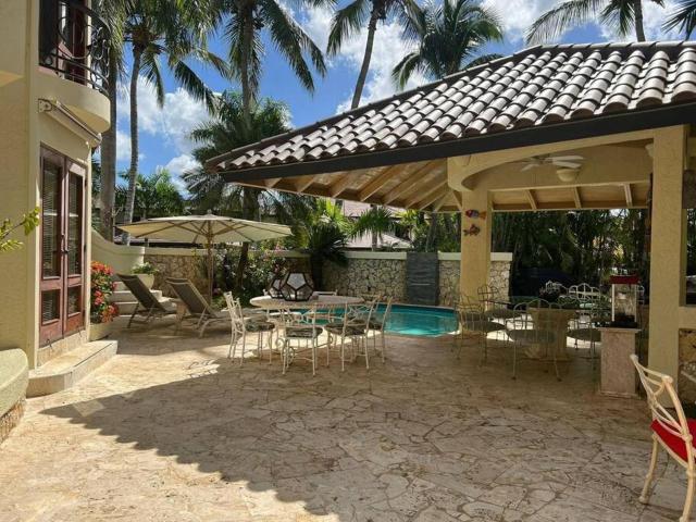 Hermosa villa en alquiler en Casa de Campo cercana a la playa