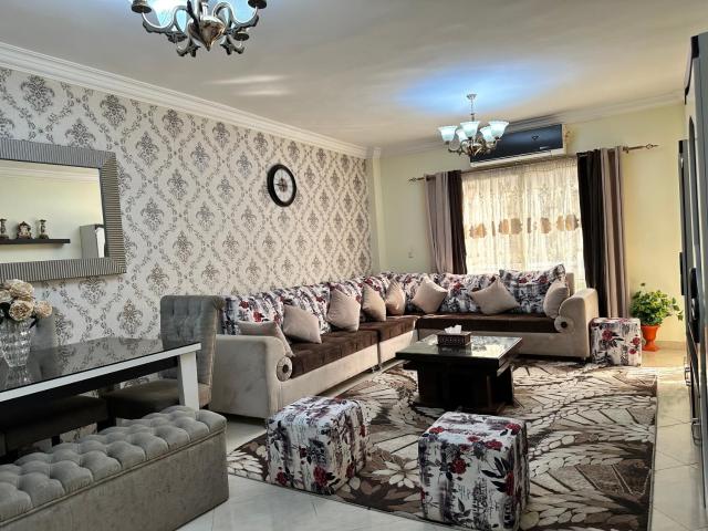 Luxury apartment in Sheikh Zayed City