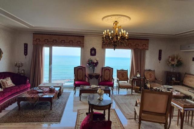 Beachfront Apartment in Alexandria