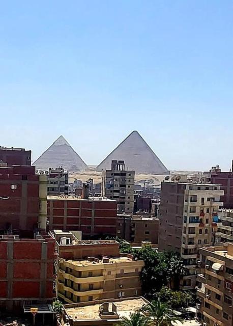 KingTut Pyramids View Inn