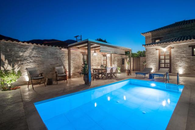 Villa Frontale - Restored Villa with Pool Perfect for 4 Nestled Next to a Traditional Olive Mill and Local Farms Offering Authentic Hospitality and Organic Delights