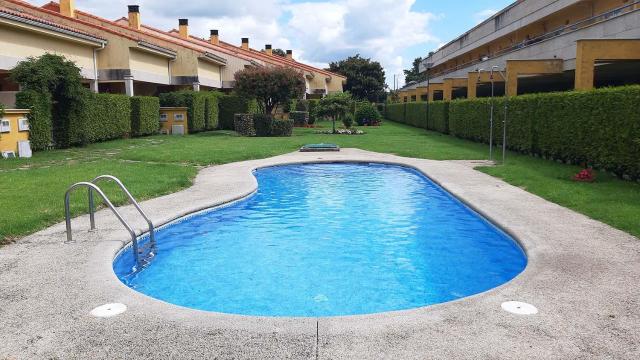 Apartamento con piscina en Portosín