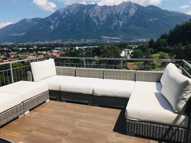 Alpen Panorama view Luxury House with green Garden