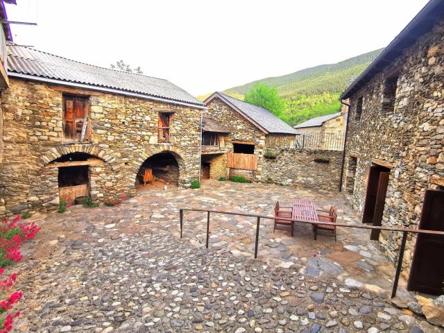 Casa Rural con patio y BBQ en La Vall de Boí