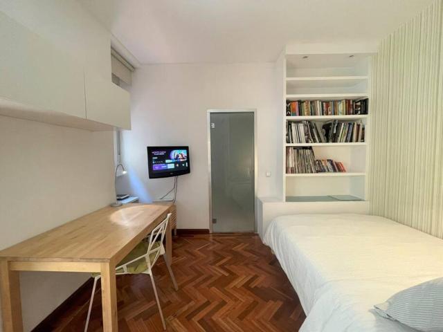 Exclusivo y acogedor Apartamento con balcón en Chueca, con aire acondicionado y calefacción