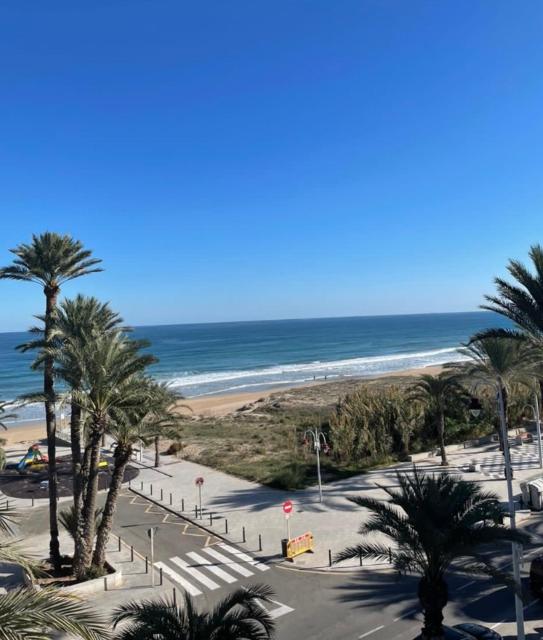 Apartamento Arenales primera línea de playa