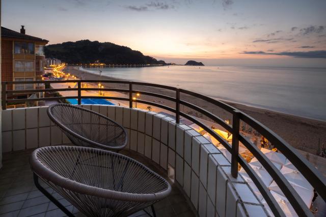 Zarautz Beach with parking by Aston Rentals