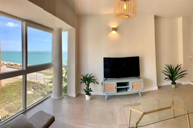 Espectacular apartamento frente al mar