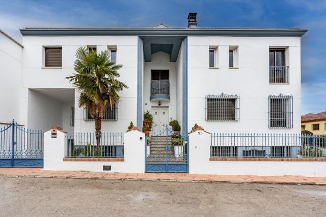 Casa de Amigos La Latina con piscina, chimenea y barbacoa