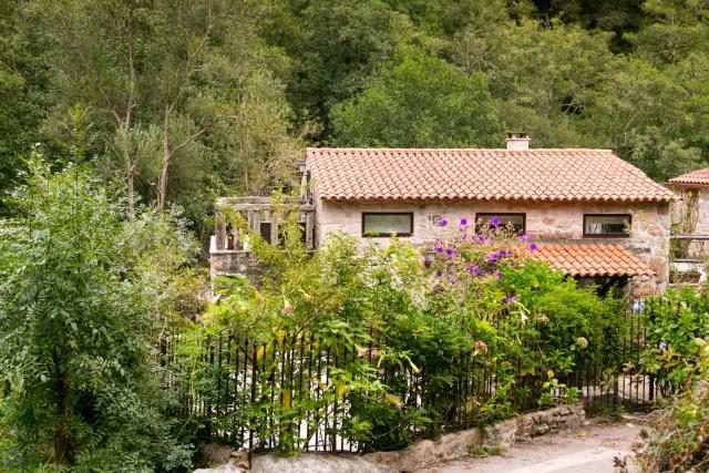 La encantadora casa del río de CALDAS DE REIS.