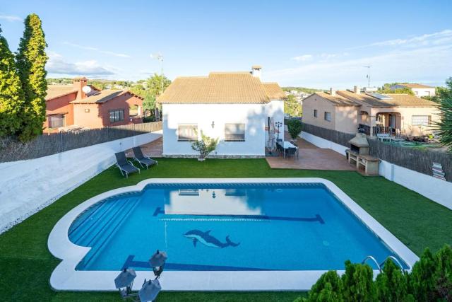 Casa con piscina y jardín en Castell de Montornès