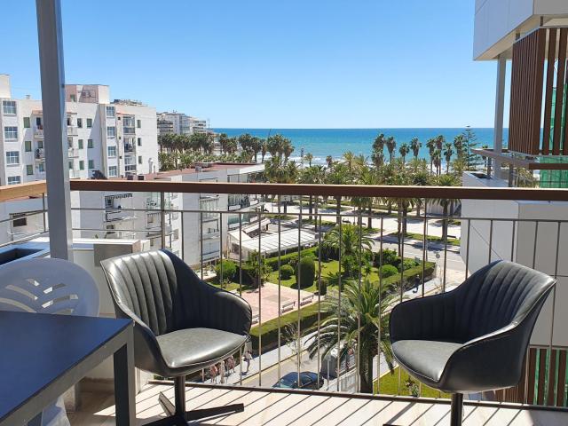 SALOU apartamento con vistas al mar,CENTRO Wifi