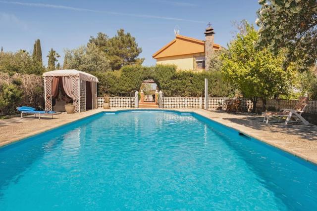 Schöne Zimmer im Landhaus, Sonne und Pool, bei Granada