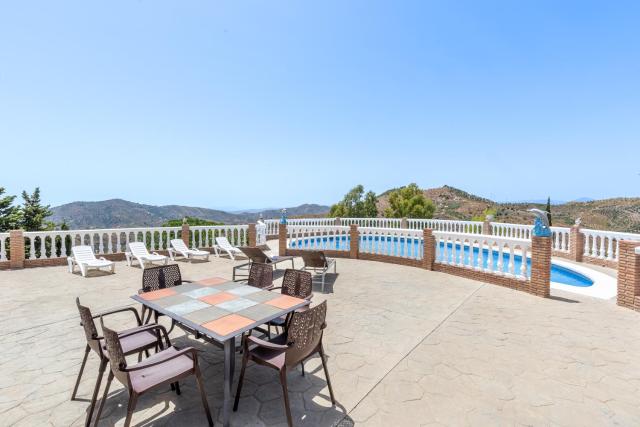 Acogedora Villa Con Piscina, Barbacoa, Chimenea y Vistas a La Sierra