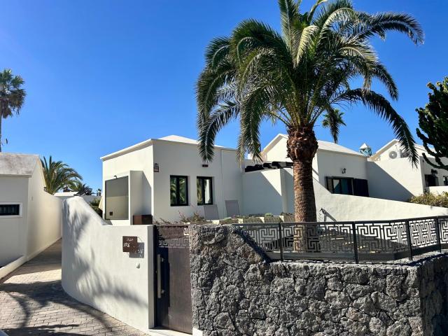 Villa Irene Lanzarote en Costa Teguise en complejo con piscina comunal