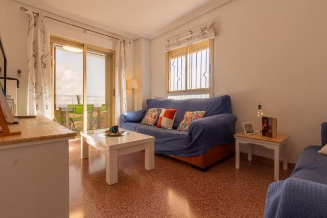 Apartamento en Arenales con Piscina y Terraza Soleada