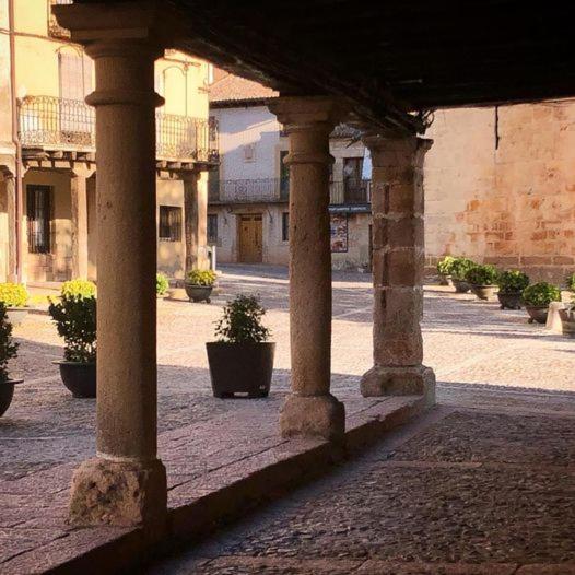 La consulta de Paloma, Plaza encanto historico