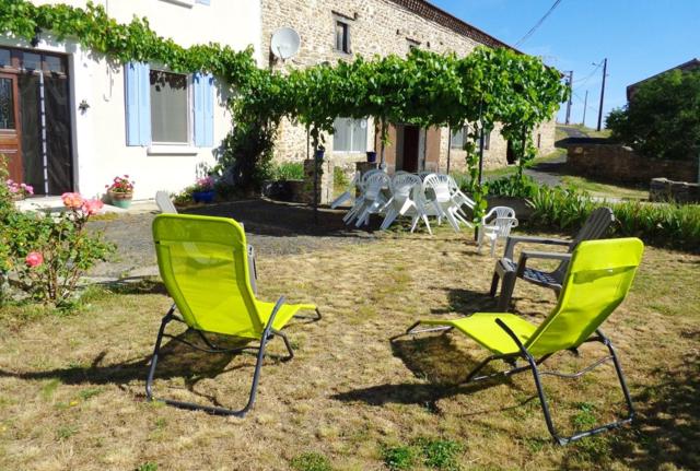 Maison charmante a Mercoeur avec jardin et parking