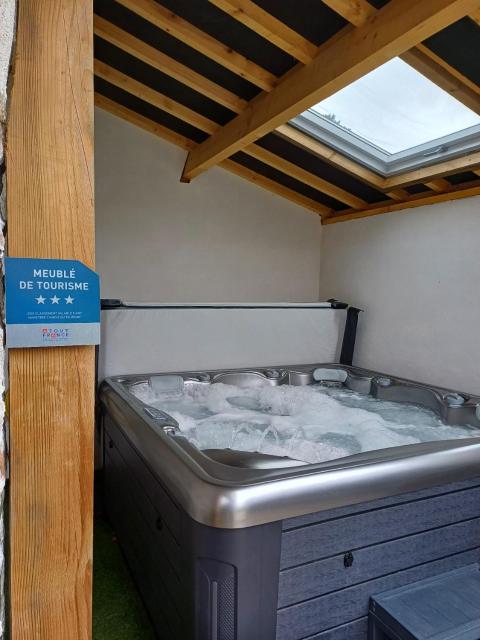 gîte avec jacuzzi Le carinu