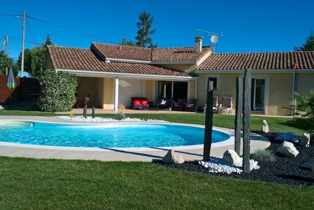 Villa Contemporaine a Paulhac avec Piscine Privee et Jardin