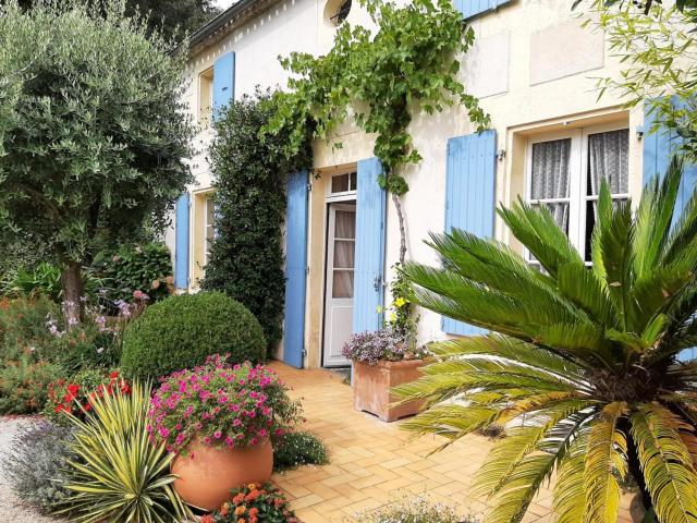 Maison familiale avec jardin paysagé, cheminée, wifi, et proche de La Rochefoucauld - FR-1-653-164