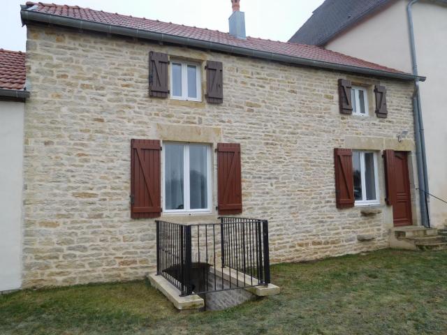 Charmant Gîte Familial à Gilley, Proche Fayl-Billot et Cite Fortifiée de Langres - FR-1-611-71