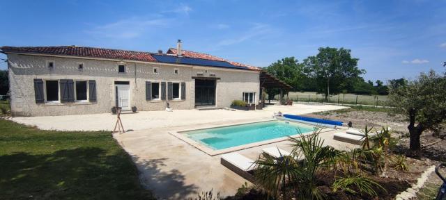 Gîte avec piscine au cœur de la campagne