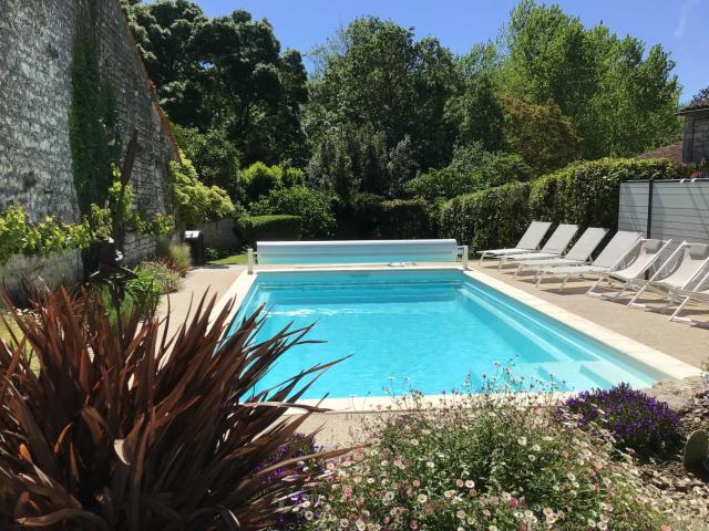 Grand gîte au calme avec piscine