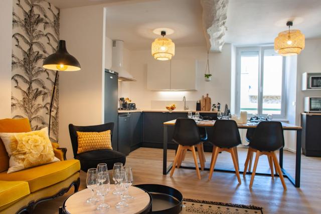 Duplex contemporain dans maison du XVIIème siècle