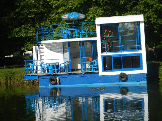 Maison flottante sur la seille