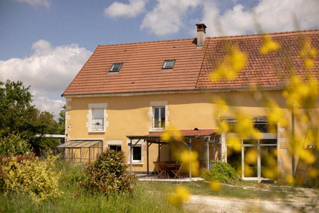 Grande maison, piscine. 15 personnes. Sancerre