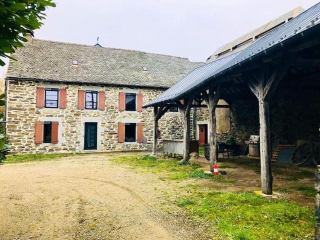 Gites grande capacité à saint-chély-d’aubrac