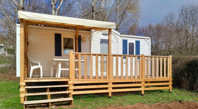 Mobil home au bord du lac